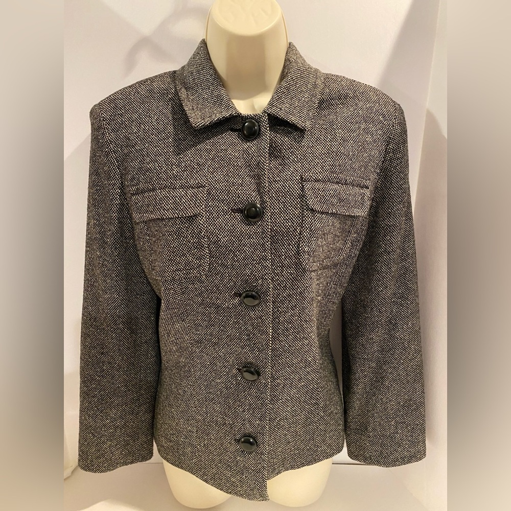 Jones New York Women's Black and Gray Tweed 5 Button Blazer - Size 10 **no belt